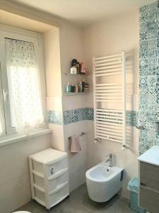 A bathroom at Le case di Lulù