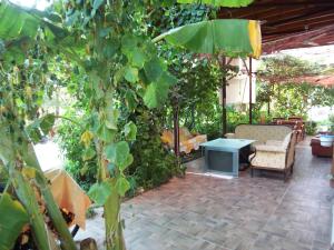 Сад в izmir Tatil Evi Beach Resort Seferihisar