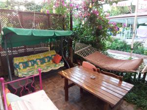 Сад в izmir Tatil Evi Beach Resort Seferihisar