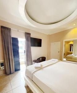 Postel nebo postele na pokoji v ubytování Hotel Pensión Anduriña
