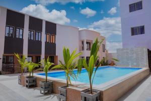 Bazén v ubytování Dialali Hôtel Nouakchott nebo v jeho okolí