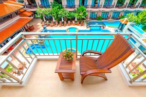 Bazen u objektu Nipa Resort, Patong Beach - SHA Extra Plus ili u blizini