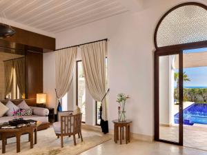 Bazén v ubytování Banyan Tree Tamouda Bay nebo v jeho okolí