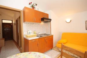 Kuchyň nebo kuchyňský kout v ubytování Apartments by the sea Preko, Ugljan - 8515