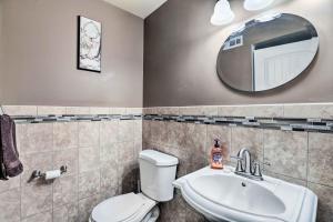 Fotografie z fotogalerie ubytování Bernardsville Abode with Private Pool and Patio! v destinaci Bernardsville