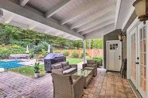 Fotografie z fotogalerie ubytování Bernardsville Abode with Private Pool and Patio! v destinaci Bernardsville