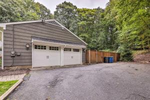 Fotografie z fotogalerie ubytování Bernardsville Abode with Private Pool and Patio! v destinaci Bernardsville