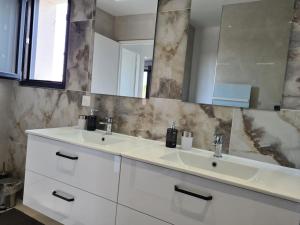 Φωτογραφία από το άλμπουμ του Magnifique Villa avec jacuzzi en option σε Villeneuve-les-Maguelonne +101 φωτογραφίες