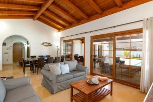 A seating area at Villa Jardin Canario by Villa Plus