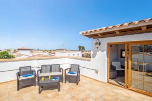 A balcony or terrace at Villa Jardin Canario by Villa Plus