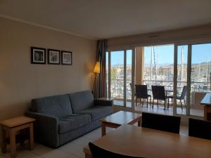 Posedenie v ubytovaní CAP HERMES Vue PORT T2 40m2 climatise 4 personnes