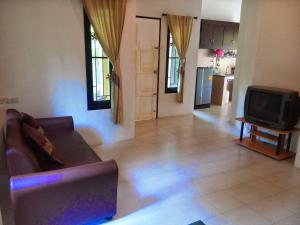 Gallery image of Bangtao Local House Rental in Bang Tao Beach