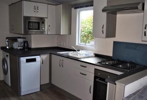 Fotografia z galérie ubytovania Spacieux Mobilhome 843 6-8pers de 45m² dans Camping 4* v destinácii Gastes