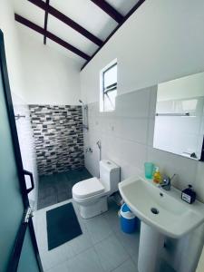 A bathroom at Nature Villa Unawatuna