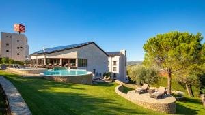 Bazén v ubytovaní Mulino Luxury Boutique Hotel alebo v jeho blízkosti