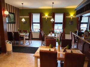 Posezení v ubytování Gasthaus "Burgstieg" + 37 fotografií