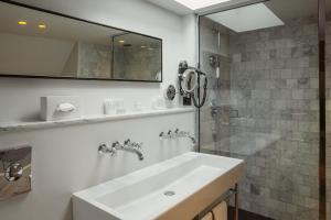 Koupelna v ubytování Auberge du Pêcheur