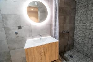 Koupelna v ubytování Onar House
