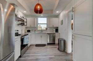 Fotografie z fotogalerie ubytování 5 bed 4 bath pool table fire pit walk to beach v destinaci Daytona Beach