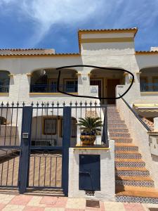 Φωτογραφία από το άλμπουμ του Top-floor apartment with 65 m2 sun terrace, renovated kitchen and bathroom σε Gran Alacant