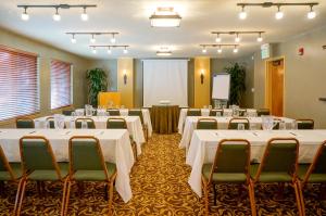 Restoranas ar kita vieta pavalgyti apgyvendinimo įstaigoje Larkspur Landing Pleasanton-An All-Suite Hotel