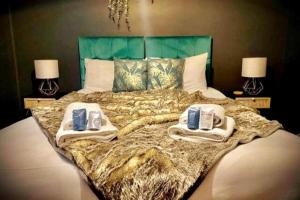 Llit o llits en una habitació de 3 Bedroom House -Sleeps 6- Big Savings On Long Stays!