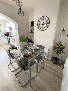 Gallery image of Elmwood House in Bangor