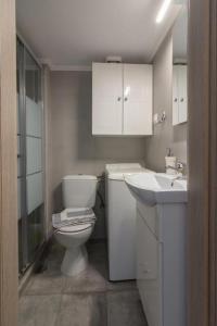 Kúpeľňa v ubytovaní Lovely Studio Apartment For 2 Ppl in Athens