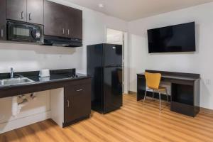 Kuchyň nebo kuchyňský kout v ubytování Motel 6-Abilene, TX