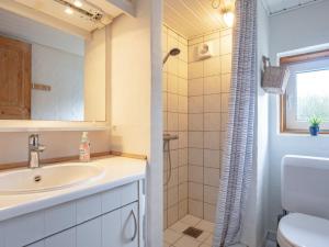 Koupelna v ubytování Luxury Retreat in Vejers - By Traum Ferienwohnungen