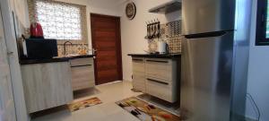 Afbeelding uit fotogalerij van Studio Orchidée - Vue sur jardin et terrasse privée in Rémire-Camp