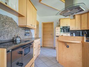 A kitchen or kitchenette at Gebirgsjagd