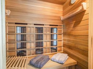 A bed or beds in a room at Gebirgsjagd