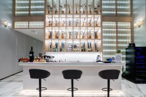 Salon ili bar u objektu One Patio Hotel Pattaya - SHA Extra Plus