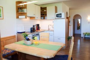 Kuchyňa alebo kuchynka v ubytovaní Ferienwohnung Weitblick