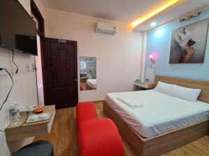 TV a/nebo společenská místnost v ubytování Cát Tiên Motel