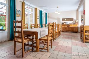 Χώρος καθιστικού στο Maison familiale à Lametz avec jardin et équipements de loisirs