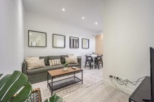 Zdjęcie z galerii obiektu Encantador apartamento en Atocha w Madrycie