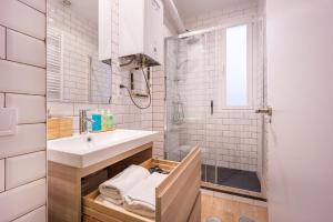 Zdjęcie z galerii obiektu Encantador apartamento en Atocha w Madrycie