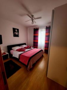 Postel nebo postele na pokoji v ubytování Apartment Lorna & Igor Zuvic