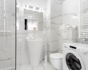Kúpeľňa v ubytovaní Apartamenty Gdansk EU - Angielska Grobla OLD TOWN Gdańsk Apartament - z 2 sypialniami - Stylowy + 29 fotografií