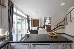 Posezení v ubytování Luxury Pool Villa at Golden Sea Hua Hin