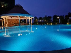 Bazén v ubytování Castle Bayview Resort & Spa nebo v jeho okolí