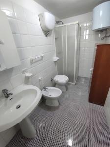 Koupelna v ubytování Masseria Carrozzi