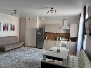 Dvuhkomnatnaa kvartira VIP centr