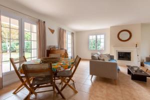 Posedenie v ubytovaní Belle maison proche de la mer pour 6 personnes