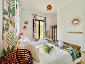 Katil atau katil-katil dalam bilik di Villa Evaggelia Sidari with private pool by DadoVillas