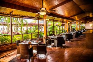 Un restaurante u otro lugar para comer en Hotel El Panama by Faranda Grand, a member of Radisson Individuals