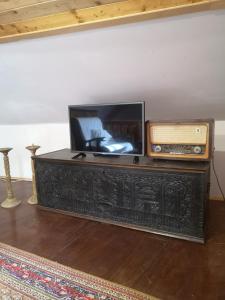 TV a/nebo společenská místnost v ubytování Kuća za odmor Matić