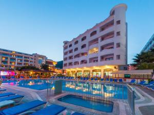 Bazén v ubytování My Dream Hotel nebo v jeho okolí